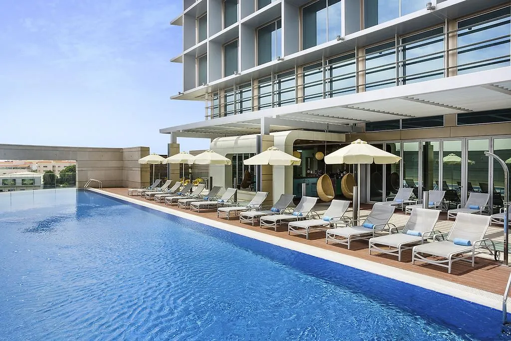 Novotel Abu Dhabi Al Bustan 4*,