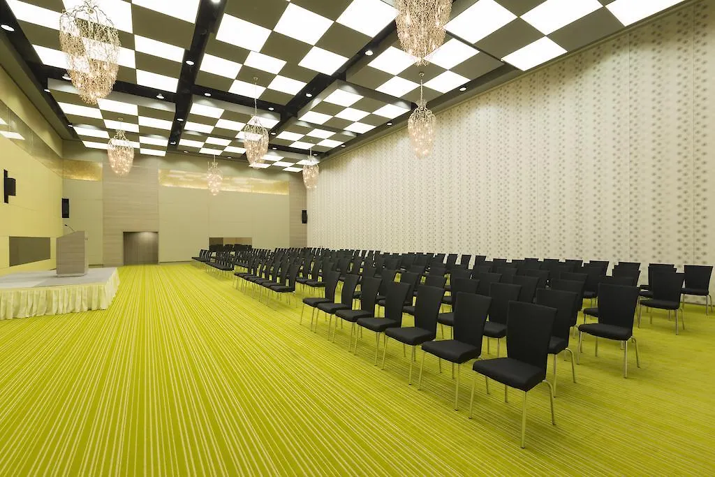 Novotel Abu Dhabi Al Bustan 4*,